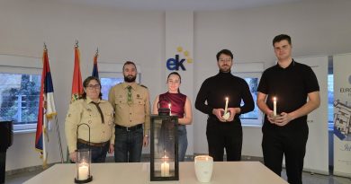 Elhozták a betlehemi békelángot az Európa Kollégiumba Elhozták a betlehemi békelángot az Európa Kollégiumba